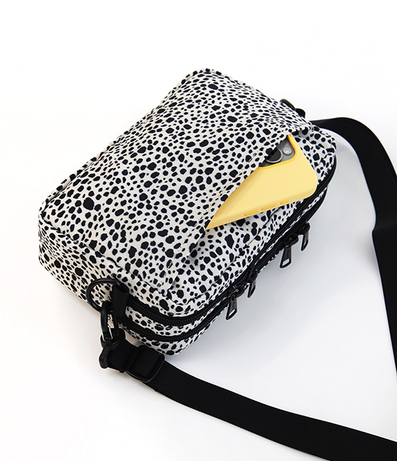 DP RECTANGLE ZIP SHOULDER | SHOULDER BAG | ITEM | 【KELTY